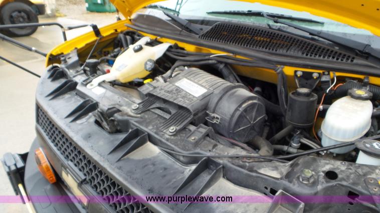 image for item L3575 2008 Chevrolet Express 3500 mid bus