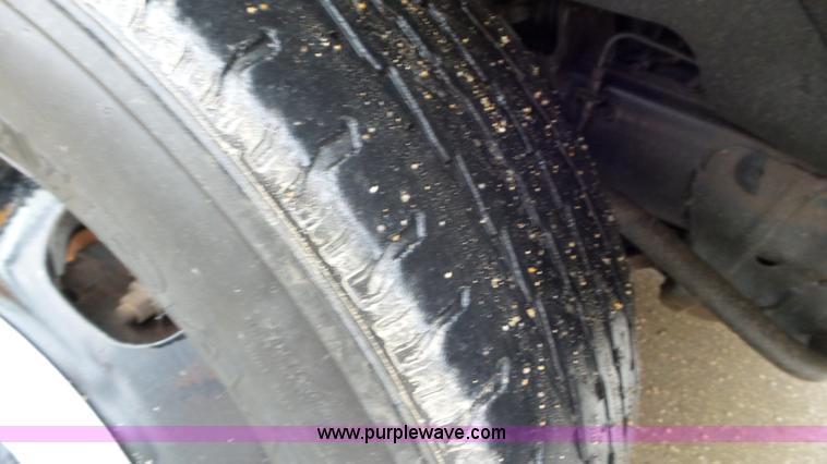 image for item L3575 2008 Chevrolet Express 3500 mid bus