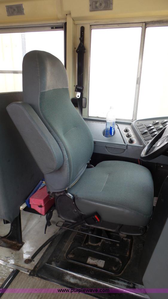 image for item L3577 2006 International 3000 bus