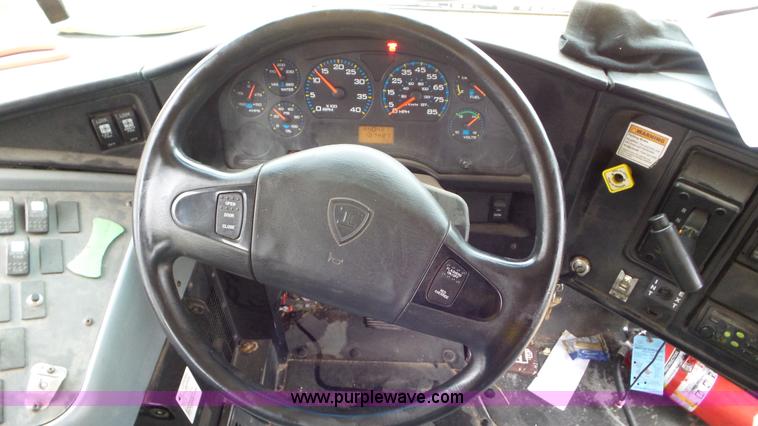 image for item L3577 2006 International 3000 bus