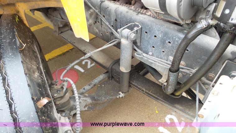 image for item L3577 2006 International 3000 bus