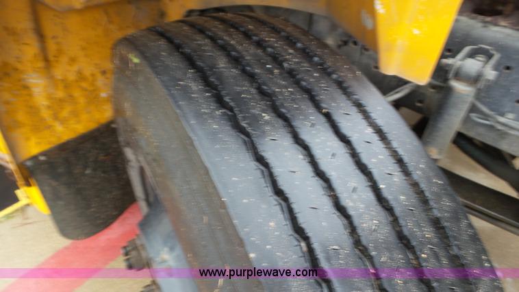 image for item L3577 2006 International 3000 bus