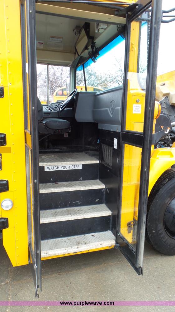 image for item L3579 2006 International 3000 bus