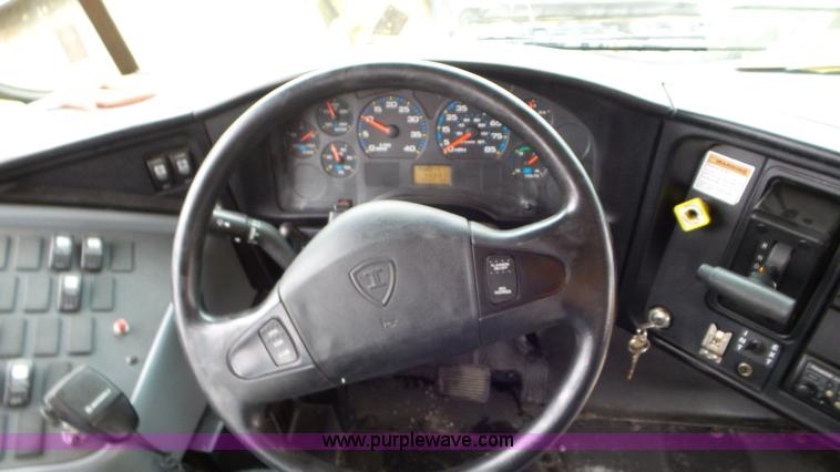 image for item L3579 2006 International 3000 bus