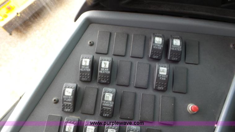 image for item L3579 2006 International 3000 bus