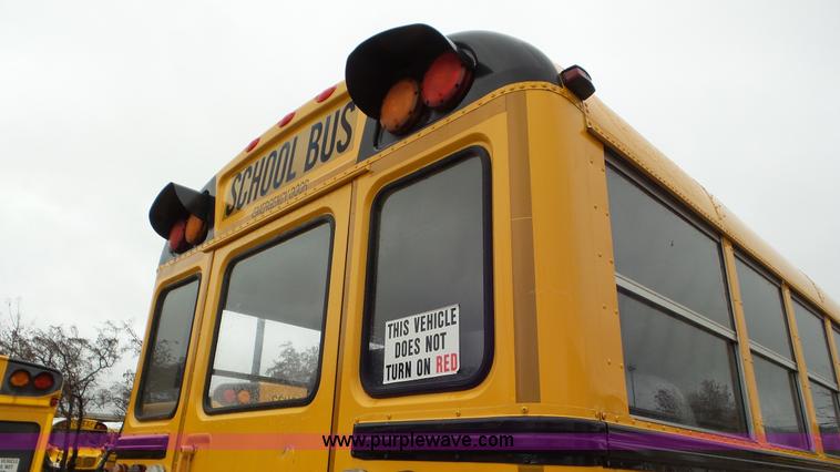 image for item L3579 2006 International 3000 bus