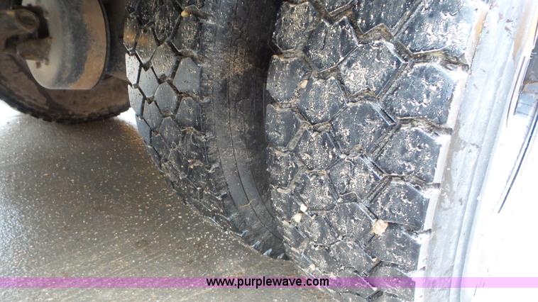 image for item L3579 2006 International 3000 bus