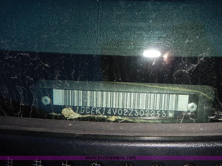 image for item L3585 2002 Chevrolet Silverado 1500 pickup truck