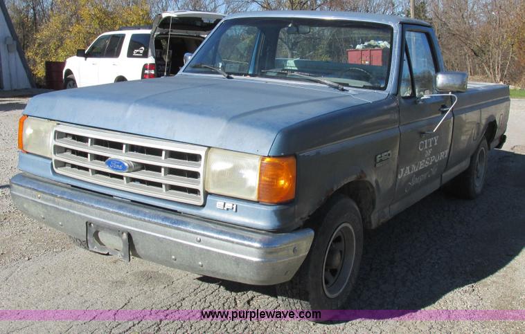 image for item L4136 1991 Ford F150 pickup truck