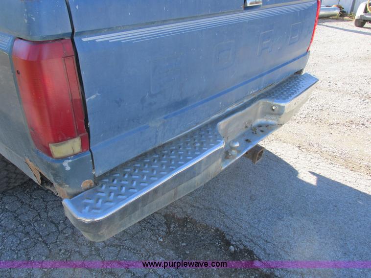 image for item L4136 1991 Ford F150 pickup truck