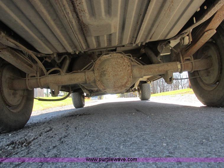 image for item L4136 1991 Ford F150 pickup truck