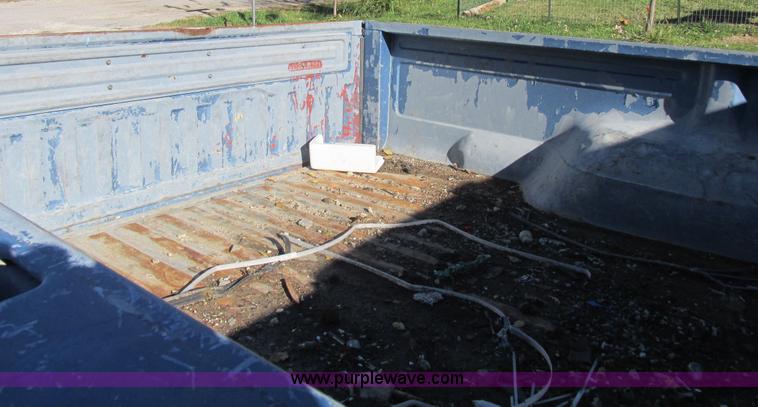 image for item L4136 1991 Ford F150 pickup truck