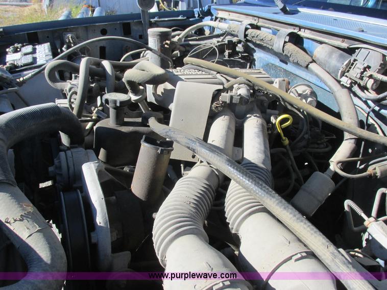 image for item L4136 1991 Ford F150 pickup truck