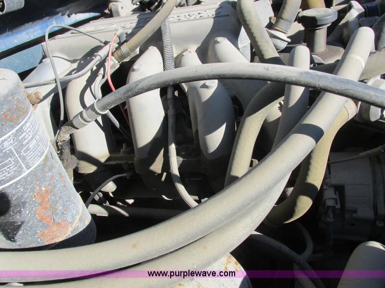 image for item L4136 1991 Ford F150 pickup truck