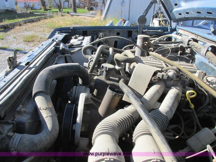 image for item L4136 1991 Ford F150 pickup truck