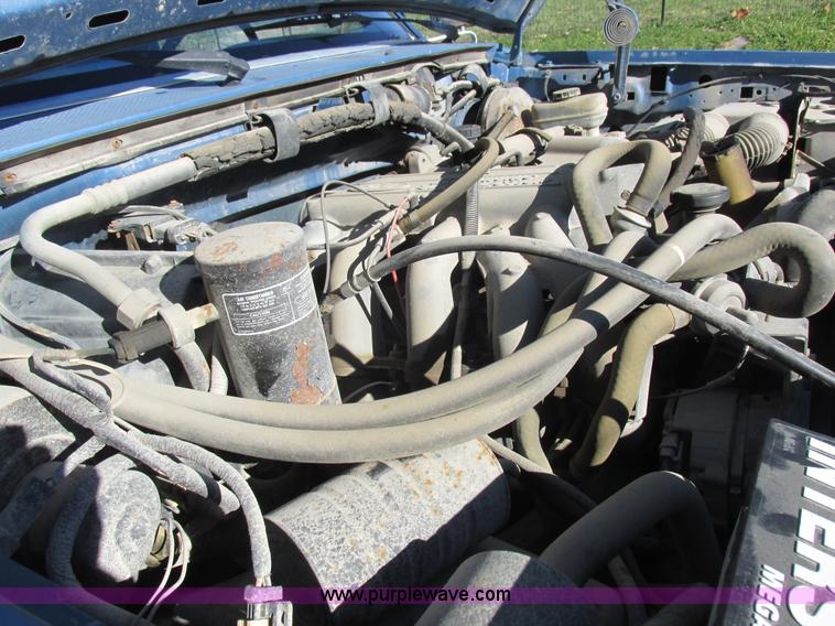 image for item L4136 1991 Ford F150 pickup truck