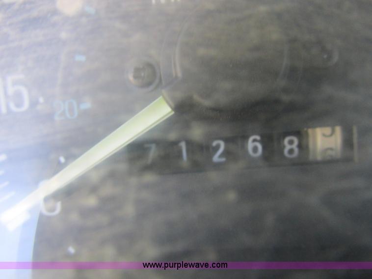 image for item L4136 1991 Ford F150 pickup truck