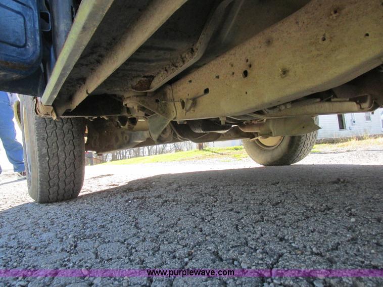 image for item L4136 1991 Ford F150 pickup truck