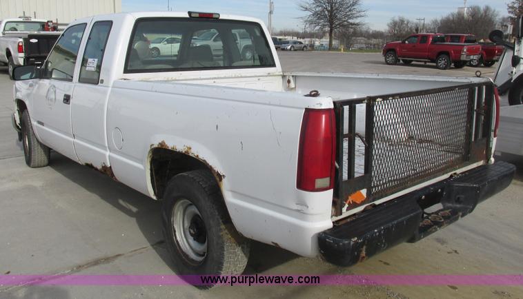 image for item L4146 1998 Chevrolet Silverado 1500 pickup truck