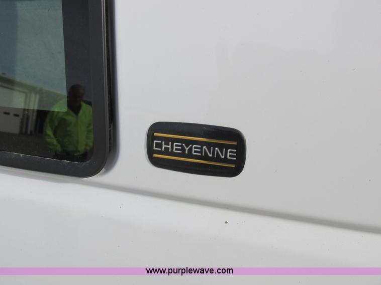 image for item L4146 1998 Chevrolet Silverado 1500 pickup truck