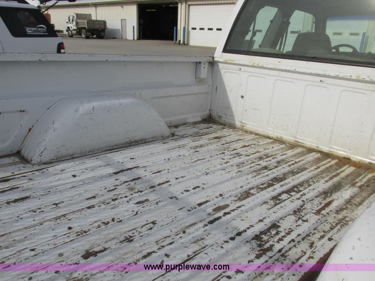 image for item L4146 1998 Chevrolet Silverado 1500 pickup truck