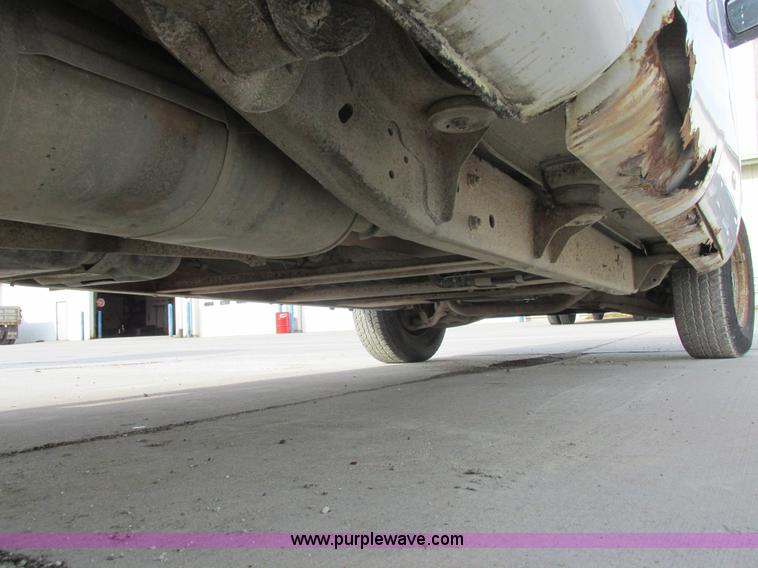 image for item L4146 1998 Chevrolet Silverado 1500 pickup truck