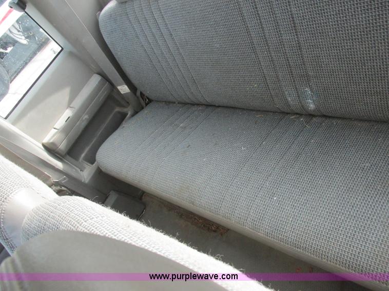 image for item L4146 1998 Chevrolet Silverado 1500 pickup truck