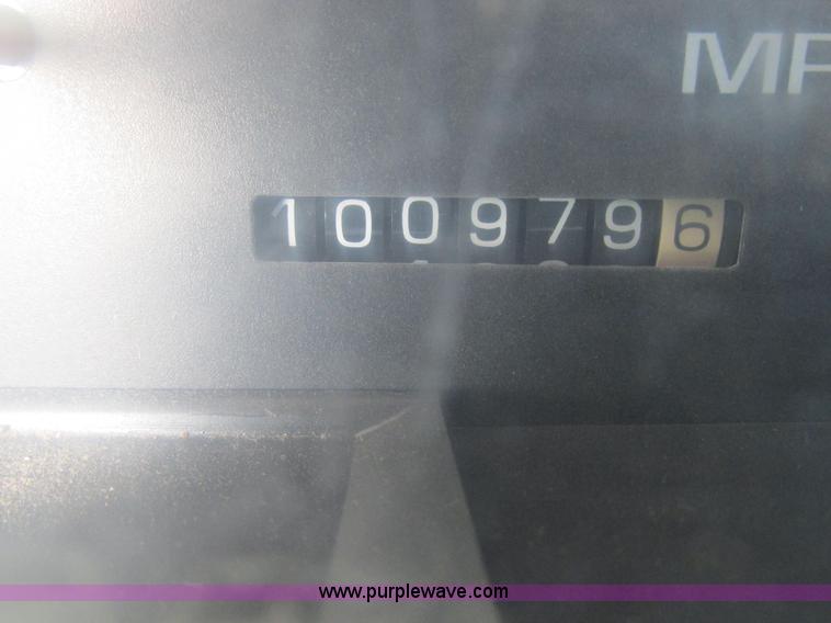 image for item L4146 1998 Chevrolet Silverado 1500 pickup truck