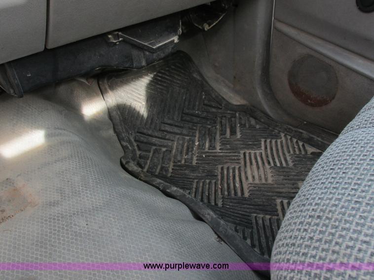 image for item L4146 1998 Chevrolet Silverado 1500 pickup truck