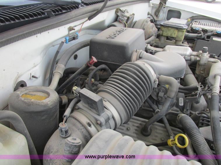 image for item L4146 1998 Chevrolet Silverado 1500 pickup truck