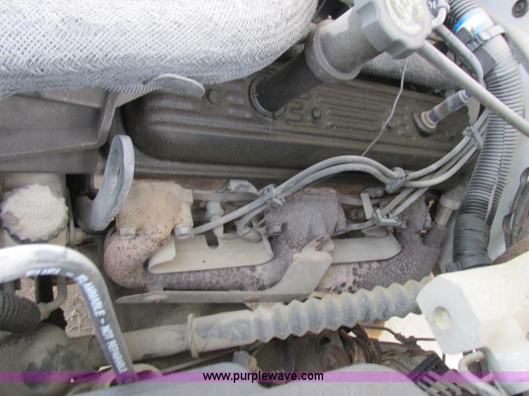 image for item L4146 1998 Chevrolet Silverado 1500 pickup truck