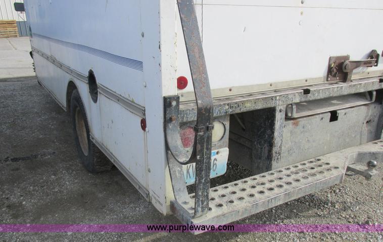 image for item L4147 1990 Ford Econoline 350 box truck