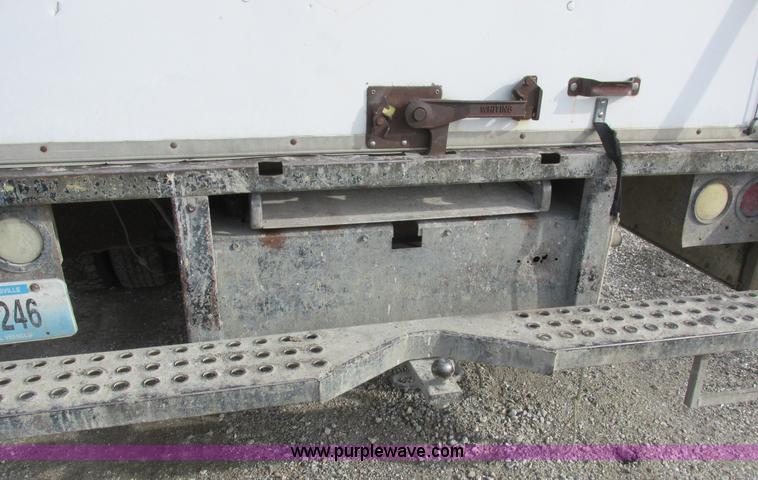 image for item L4147 1990 Ford Econoline 350 box truck