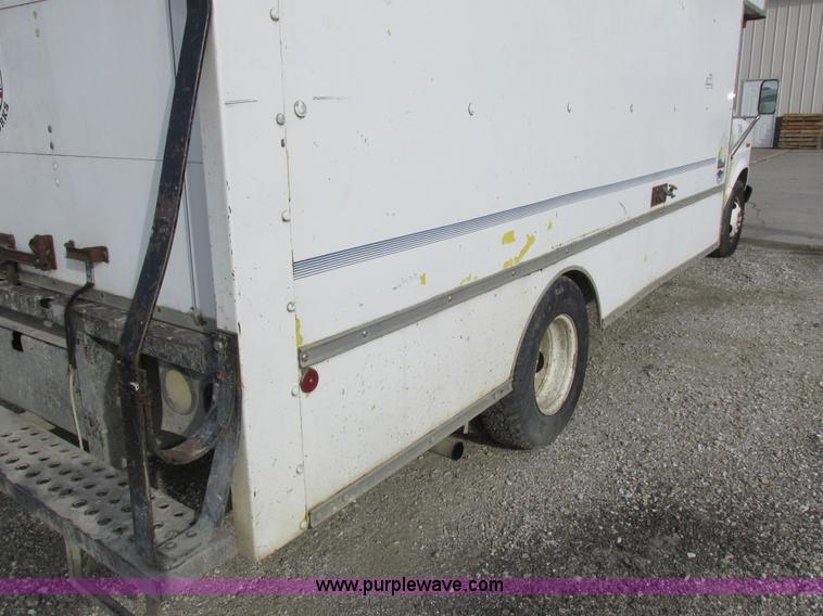 image for item L4147 1990 Ford Econoline 350 box truck