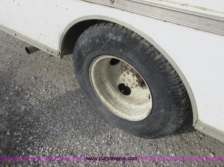 image for item L4147 1990 Ford Econoline 350 box truck