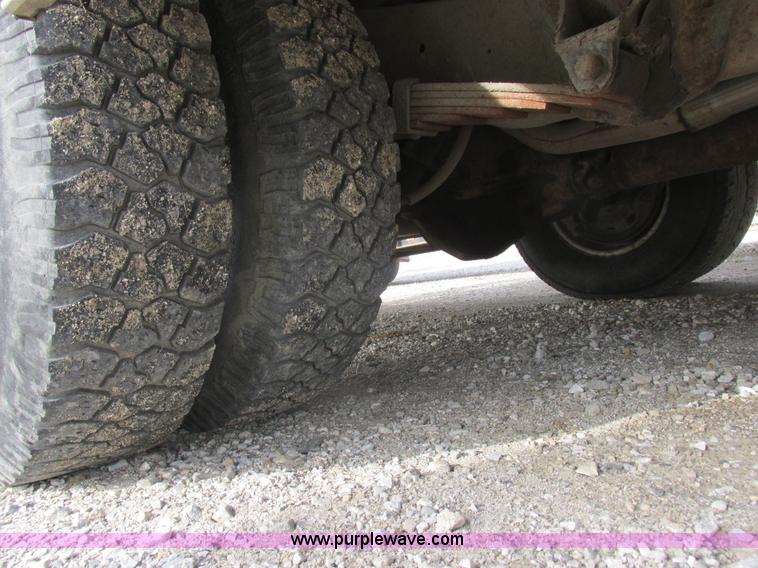 image for item L4147 1990 Ford Econoline 350 box truck