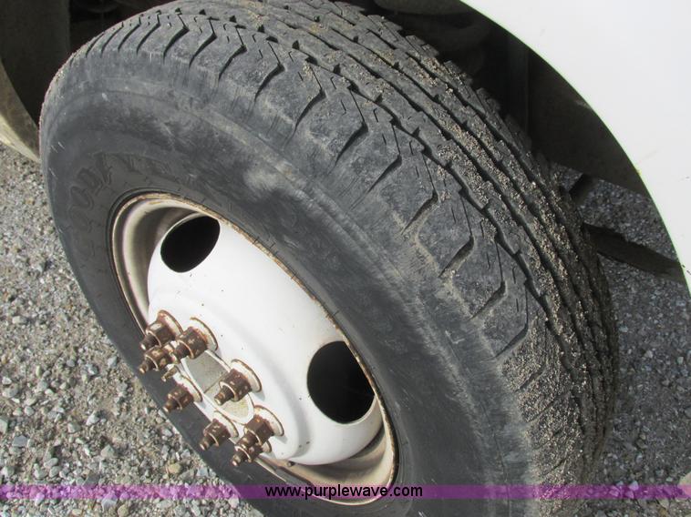 image for item L4147 1990 Ford Econoline 350 box truck