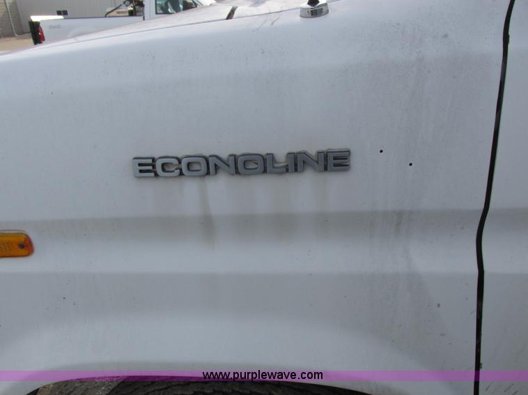 image for item L4147 1990 Ford Econoline 350 box truck