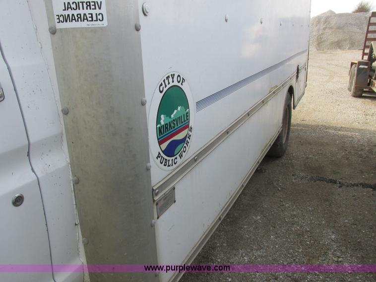 image for item L4147 1990 Ford Econoline 350 box truck