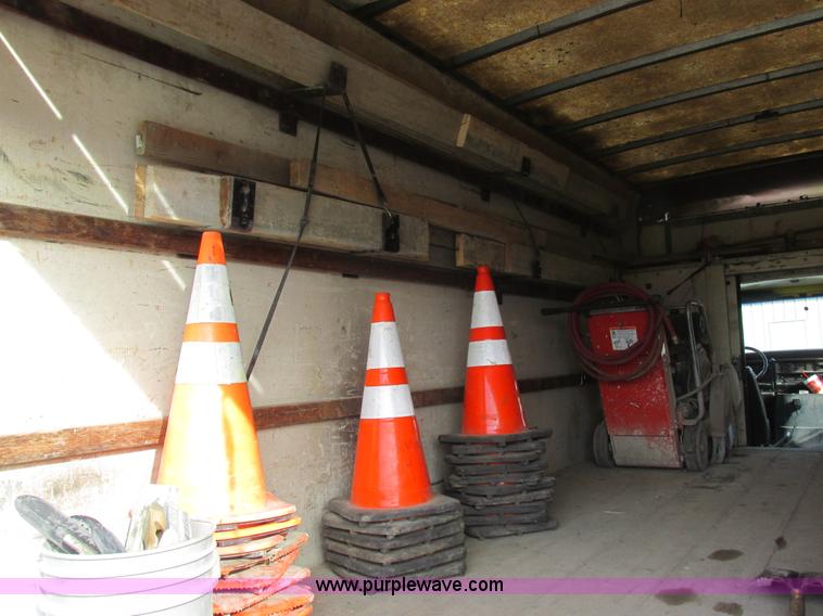 image for item L4147 1990 Ford Econoline 350 box truck