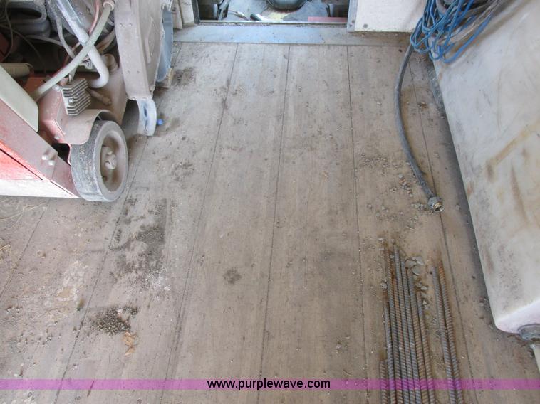 image for item L4147 1990 Ford Econoline 350 box truck