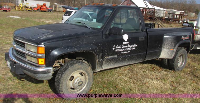 image for item L4202 1998 Chevrolet 3500 pickup truck