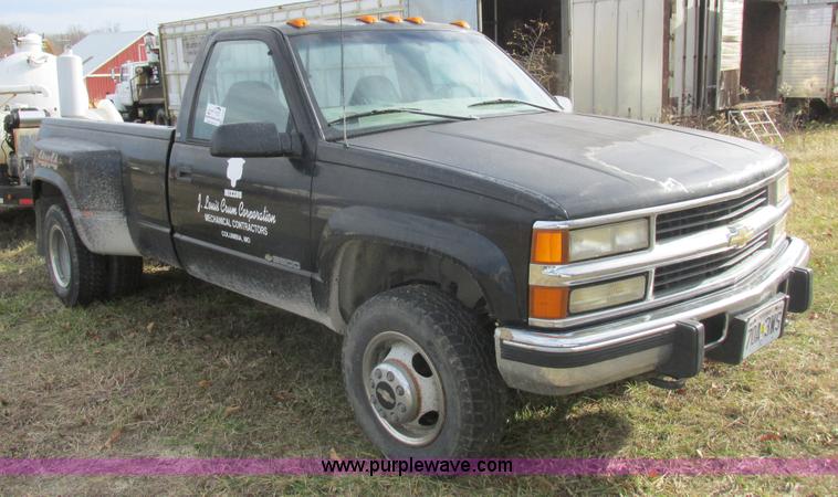 image for item L4202 1998 Chevrolet 3500 pickup truck