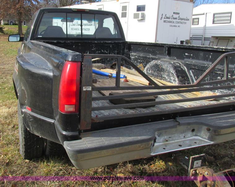 image for item L4202 1998 Chevrolet 3500 pickup truck
