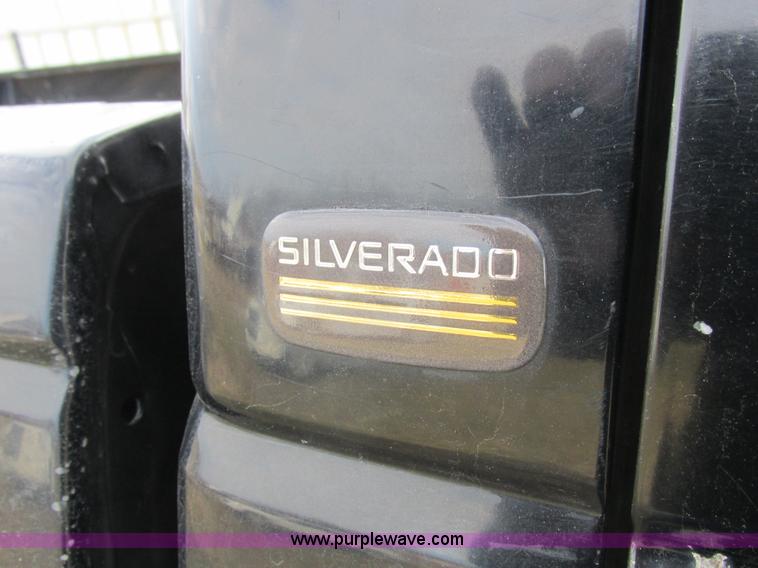 image for item L4202 1998 Chevrolet 3500 pickup truck