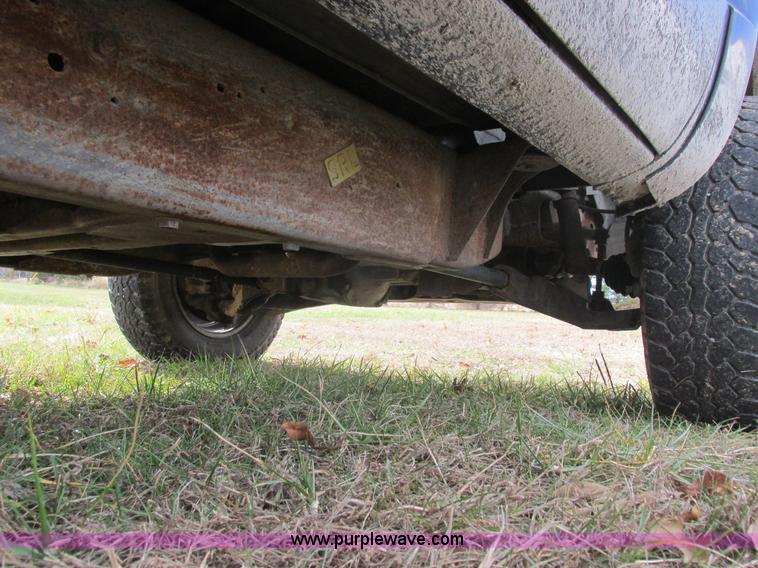 image for item L4202 1998 Chevrolet 3500 pickup truck