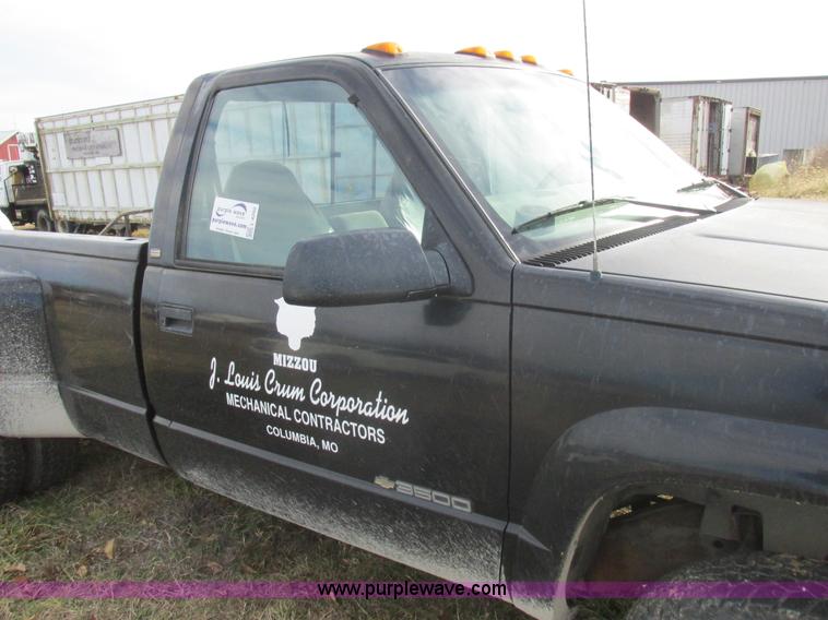 image for item L4202 1998 Chevrolet 3500 pickup truck