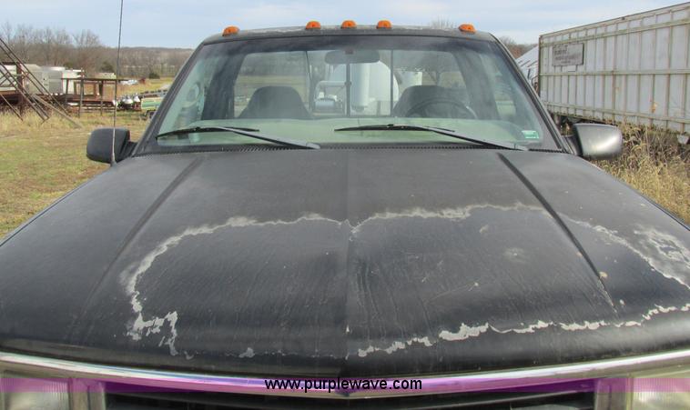 image for item L4202 1998 Chevrolet 3500 pickup truck