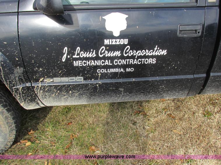 image for item L4202 1998 Chevrolet 3500 pickup truck