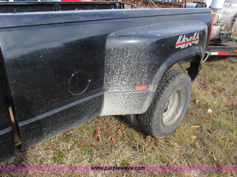 image for item L4202 1998 Chevrolet 3500 pickup truck